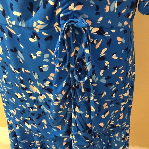 Vince Camuto off v-neck, pretty scrunched shirt sleeves fit & flare dress - Picture 11 of 15